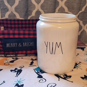 Rae Dunn Large Yum Container